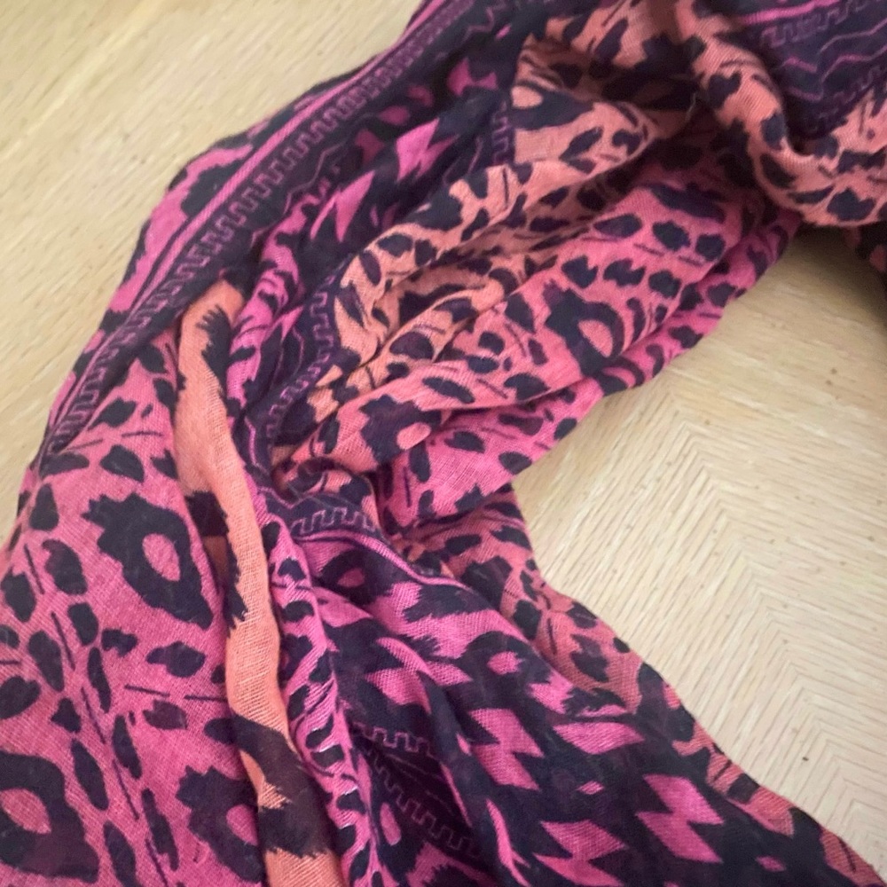 Charlotte Russe Lightweight Ombré Printed Scarf • Size OS ~70x40”